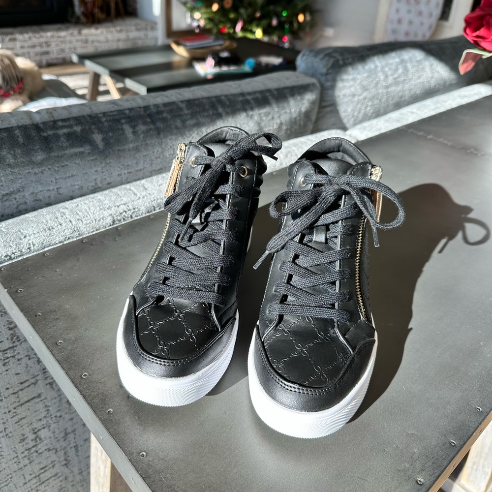 Nine West black mid top sneakers size 9